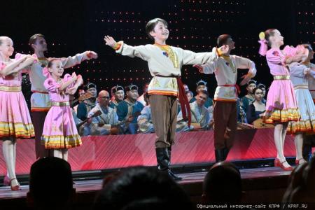 При поддержке КПРФ в Государственном Кремлевском Дворце состоялся Фестиваль всероссийского оркестра национальных инструментов народов России