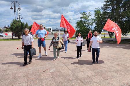 Коммунисты Тюмени почтили память павших в годы Великой Отечественной войны