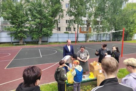 Депутат Госдумы Мария Прусакова поздравила с праздником воспитанников двух детских домов в Барнауле