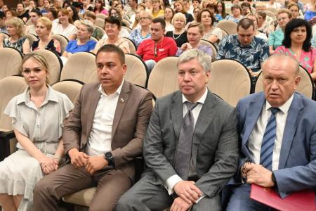 В Ульяновске поздравили врачей с наступающем Днем медицинского работника
