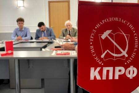 Карельские комсомольцы провели встречу в стенах Законодательного Собрания республики