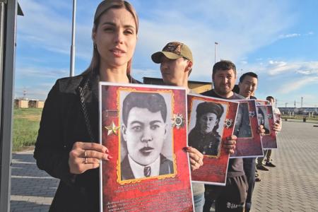 Акция Комсомола Якутии “Помним героев”
