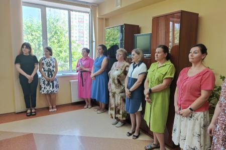 Московская область. Депутат КПРФ Александр Наумов поздравил домодедовских соцработников с Днем семьи, любви и верности