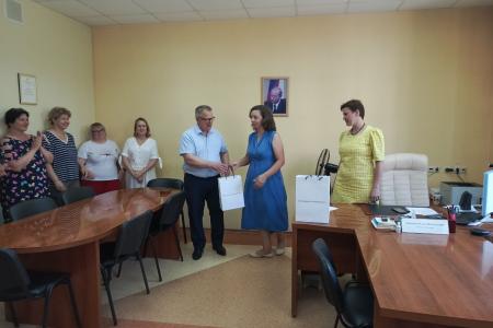 Московская область. Депутат КПРФ Александр Наумов поздравил домодедовских соцработников с Днем семьи, любви и верности
