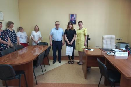 Московская область. Депутат КПРФ Александр Наумов поздравил домодедовских соцработников с Днем семьи, любви и верности