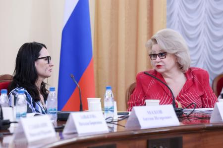 В Госдуме прошел «круглый стол», посвященный анализу организации деятельности кризисных центров для женщин, находящихся в трудной жизненной ситуации