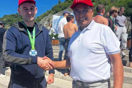 Коммунисты Башкортостана поддержали своего товарища Марата Музаева во время международного заплыва по реке Белой