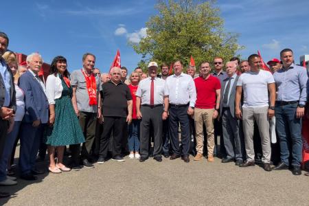 Очередной, 127-й гуманитарный конвой КПРФ отправила на Донбасс