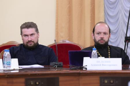В Госдуме прошел «круглый стол», посвященный анализу организации деятельности кризисных центров для женщин, находящихся в трудной жизненной ситуации