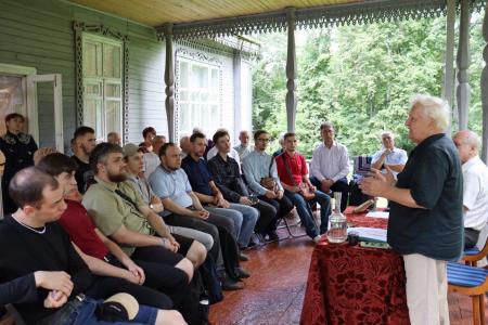 Ярославские коммунисты и комсомольцы посетили дом-музей в Горках Ленинских