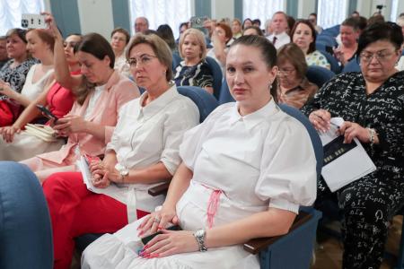 Комитет Госдумы по защите семьи, вопросам отцовства, материнства и детства провел «круглый стол», посвященный государственной поддержке семей с детьми и ее влиянии на демографическую ситуацию в РФ