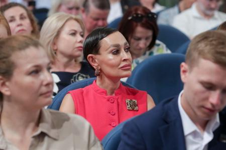 Комитет Госдумы по защите семьи, вопросам отцовства, материнства и детства провел «круглый стол», посвященный государственной поддержке семей с детьми и ее влиянии на демографическую ситуацию в РФ