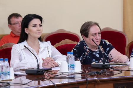 В Госдуме прошел «круглый стол», посвященный анализу организации деятельности кризисных центров для женщин, находящихся в трудной жизненной ситуации