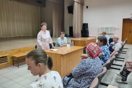 Лидер коммунистов Тюменской области Тамара Казанцева встретилась с жителями села Байкалово Тобольского района