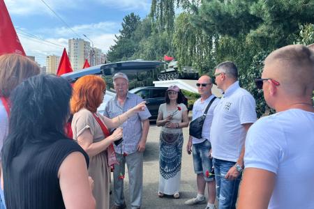 "За Родину, за народ России, за нашу Победу!". Автопробег ставропольских коммунистов