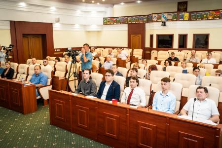 «Круглый стол» в Курской Думе: Новые перспективы защиты трудящихся и совершенствования трудового законодательства РФ