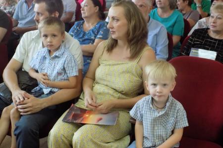 В Воронеже авиастроителей поздравили с Днем семьи депутаты-коммунисты