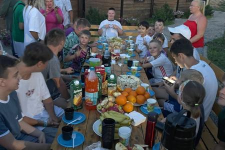 При содействии депутата Госдумы Сергея Гаврилова и Воронежского обкома КПРФ воспитанники футбольного клуба «Штурм» тренируются и отдыхают за городом