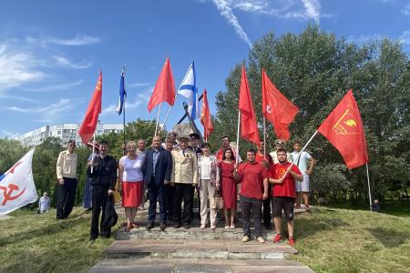 Рязанские коммунисты приняли участие в торжественных мероприятиях, посвященных Дню ВМФ