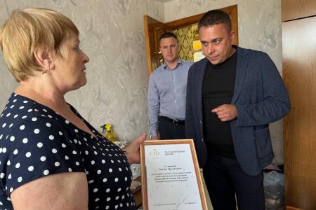 Ульяновские коммунисты встретились с жительницей Ульяновска Татьяной Михайловной Сидоровой, которая шьет одежду для бойцов Российской Армии