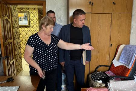 Ульяновские коммунисты встретились с жительницей Ульяновска Татьяной Михайловной Сидоровой, которая шьет одежду для бойцов Российской Армии