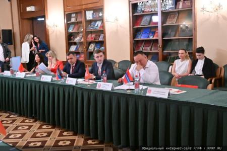 4 июля состоялось заседание Исполкома СКП-КПСС