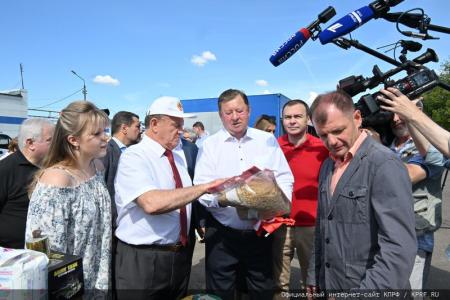 Очередной, 127-й гуманитарный конвой КПРФ отправила на Донбасс