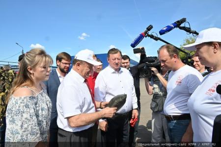 Очередной, 127-й гуманитарный конвой КПРФ отправила на Донбасс