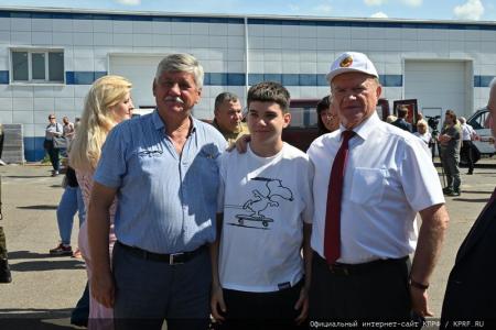 Очередной, 127-й гуманитарный конвой КПРФ отправила на Донбасс