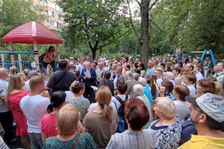 Москва. Протестные встречи депутата С.Обухова по мигрантской проблеме в Богородском и Перово: «Нет хостелам в жилых домах!»