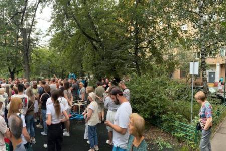 Москва. Протестные встречи депутата С.Обухова по мигрантской проблеме в Богородском и Перово: «Нет хостелам в жилых домах!»