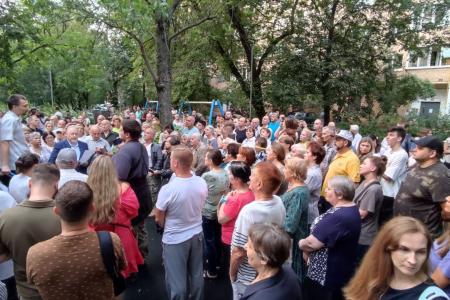 Москва. Протестные встречи депутата С.Обухова по мигрантской проблеме в Богородском и Перово: «Нет хостелам в жилых домах!»