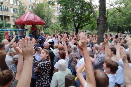 Москва. Протестные встречи депутата С.Обухова по мигрантской проблеме в Богородском и Перово: «Нет хостелам в жилых домах!»
