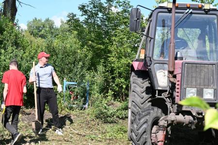 Коммунисты, комсомол и общественники привели в порядок памятник героем-красногвардейцам в Ульяновской области
