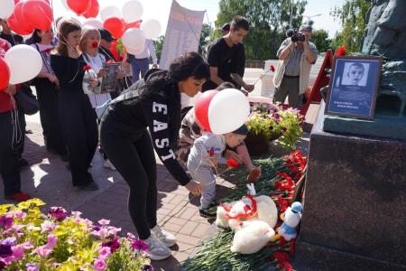 Ульяновские коммунисты почтили память детей – жертв войны в Донбассе
