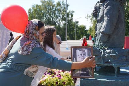 Ульяновские коммунисты почтили память детей – жертв войны в Донбассе