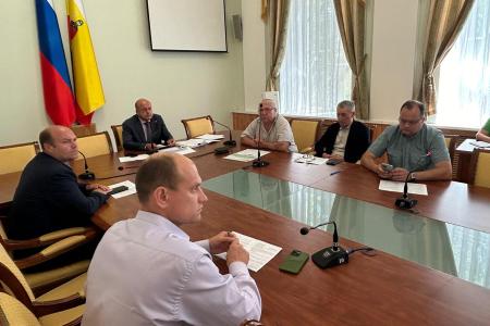 Рязанская область. Депутаты КПРФ приняли участие в обсуждении вопроса о спорном строительстве в поселке Солотча