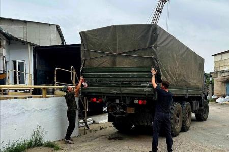 КПРФ передала воду для солдат армии России