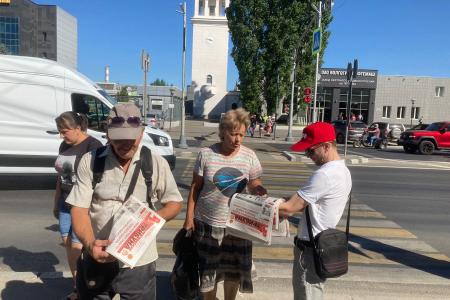 Сталинградские коммунисты провели серию одиночных пикетов в рамках Всероссийской акции КПРФ «За Родину! За народ России! За Победу!»