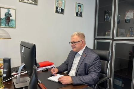 Руководитель фракции КПРФ Александр Наумов: Знамя Победы на мысе Крильон - символ будущих Побед!