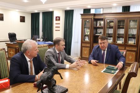 Юрий Афонин принимает участие в юбилейных мероприятиях, посвященных 100-летию партийной организации коммунистов Ингушетии