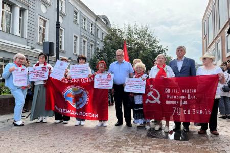 Руководитель фракции КПРФ Мособлдумы Александр Наумов: Мы остановим врага! Вместе, мы победим!