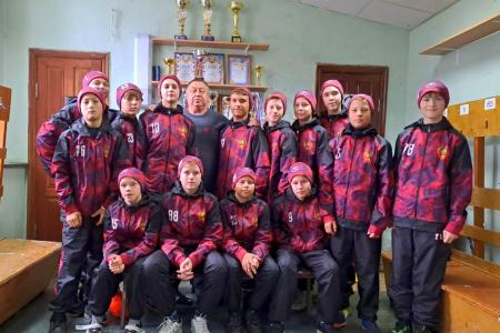 При поддержке депутатов КПРФ детская команда по русскому хоккею спортклуба «Нижегородец» получила новую спортивную форму «СССР»