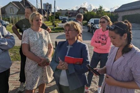 Ольга Алимова и Максим Буланов провели встречу с жителями одного из районов Калининграда