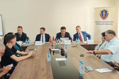 Депутаты КПРФ идут в народ. О работе в Брянске депутата Госдумы ФС РФ Г.П. Камнева