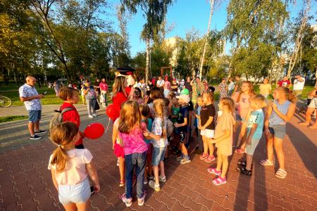 Нижегородские коммунисты проводят акцию «Детский праздник в каждый двор»