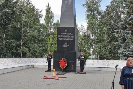 Первый секретарь Сталинградского обкома, заместитель председателя Волгоградской областной Думы, руководитель фракции КПРФ Тамара Головачева приняла участие в патриотической акции проекта регионального совета ветеранов