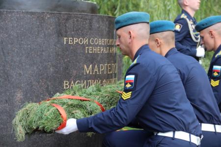 Рязанские коммунисты приняли участие в мероприятиях в честь Дня ВДВ