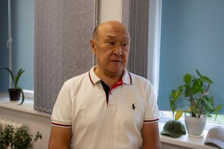 Первый секретарь Калмыцкого рескома партии Николай Нуров и кандидат на должность Главы Калмыкии Михаил Намруев провели встречи с избирателями в Сарпинском и Малодербетовском районах