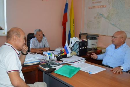 Республика Калмыкия. Николай Нуров и Михаил Намруев встретились с избирателями Юстинского района